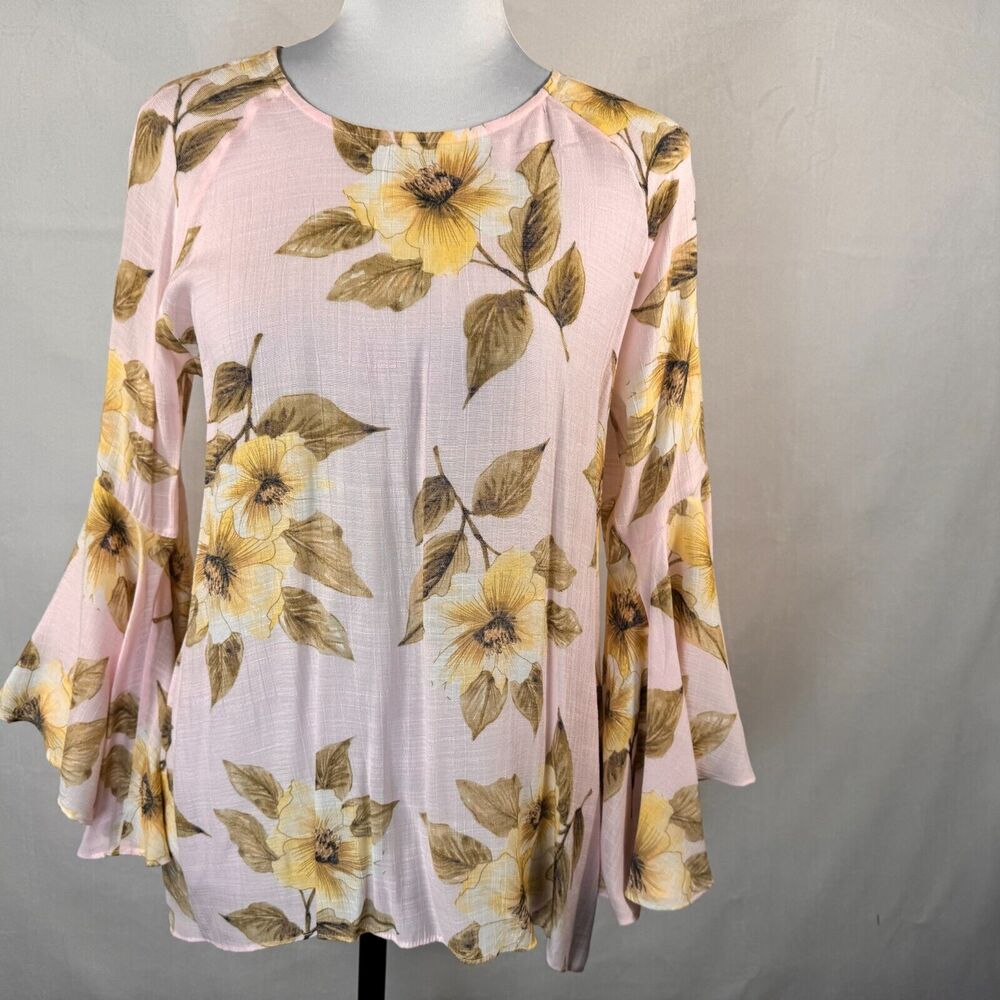 Lauren Conrad Blouse Sz S FloralOpen Back Blouse 3/4 Flutter Sleeves Pink
